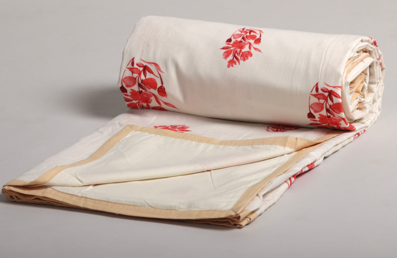 White and Red Delicate Motif Printed Duvet / Dohar 103W